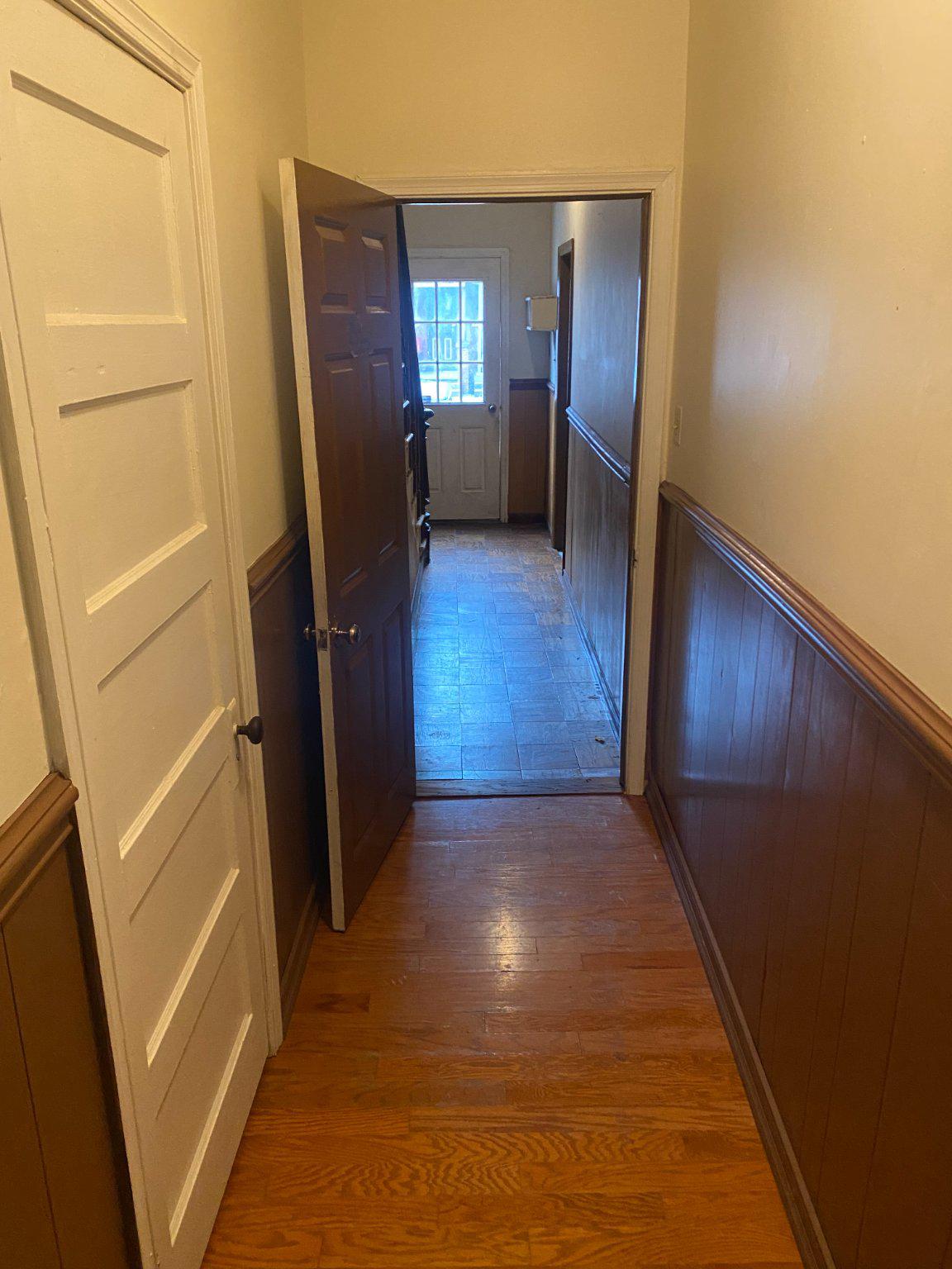 516 W Walnut St Property Photo 5