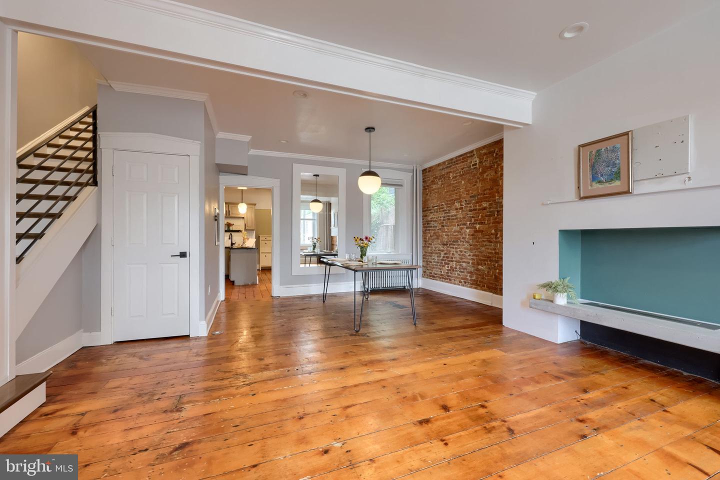 215 N Lime St Property Photo 12