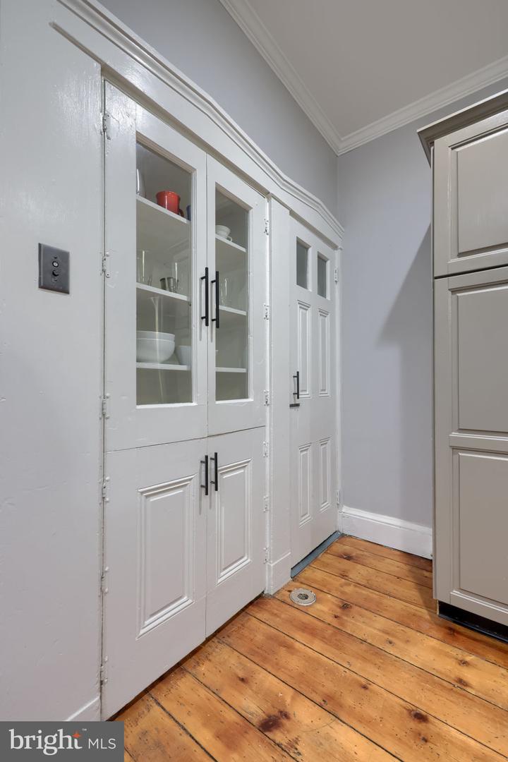 215 N Lime St Property Photo 29