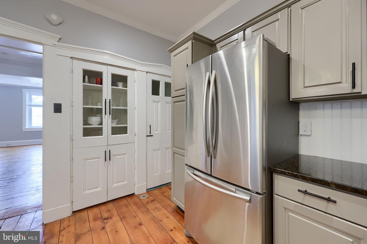 215 N Lime St Property Photo 31