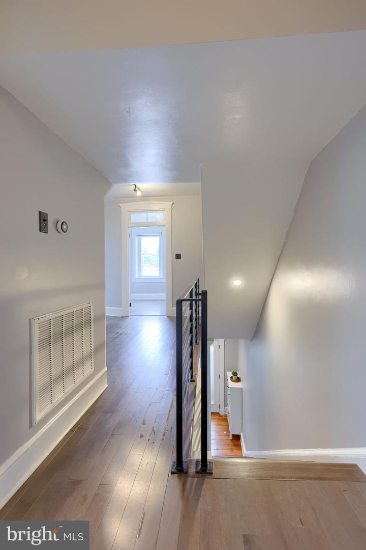 215 N Lime St Property Photo 37