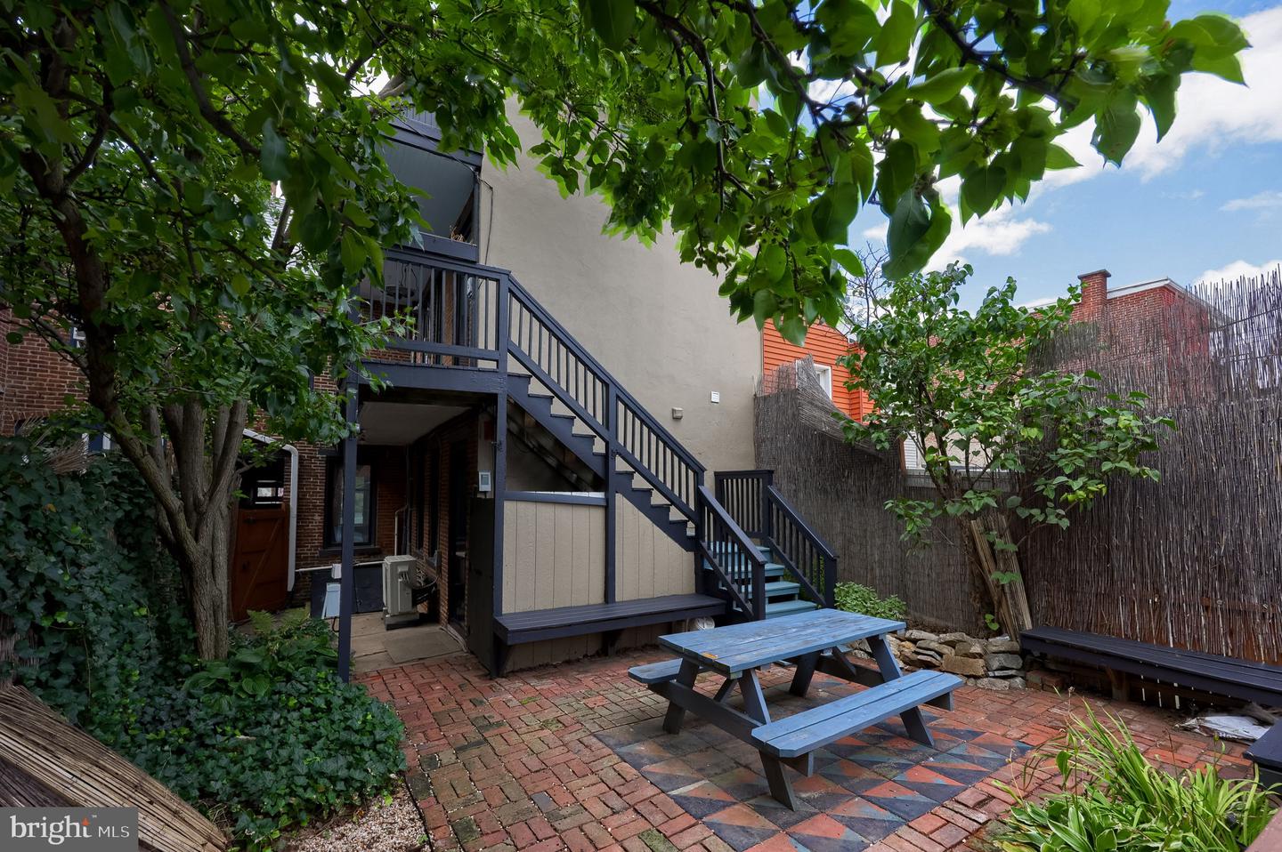 215 N Lime St Property Photo 59