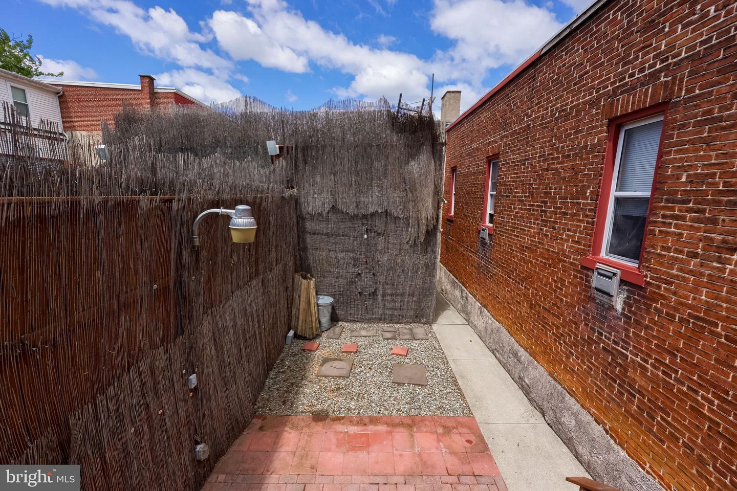 215 N Lime St Property Photo 63
