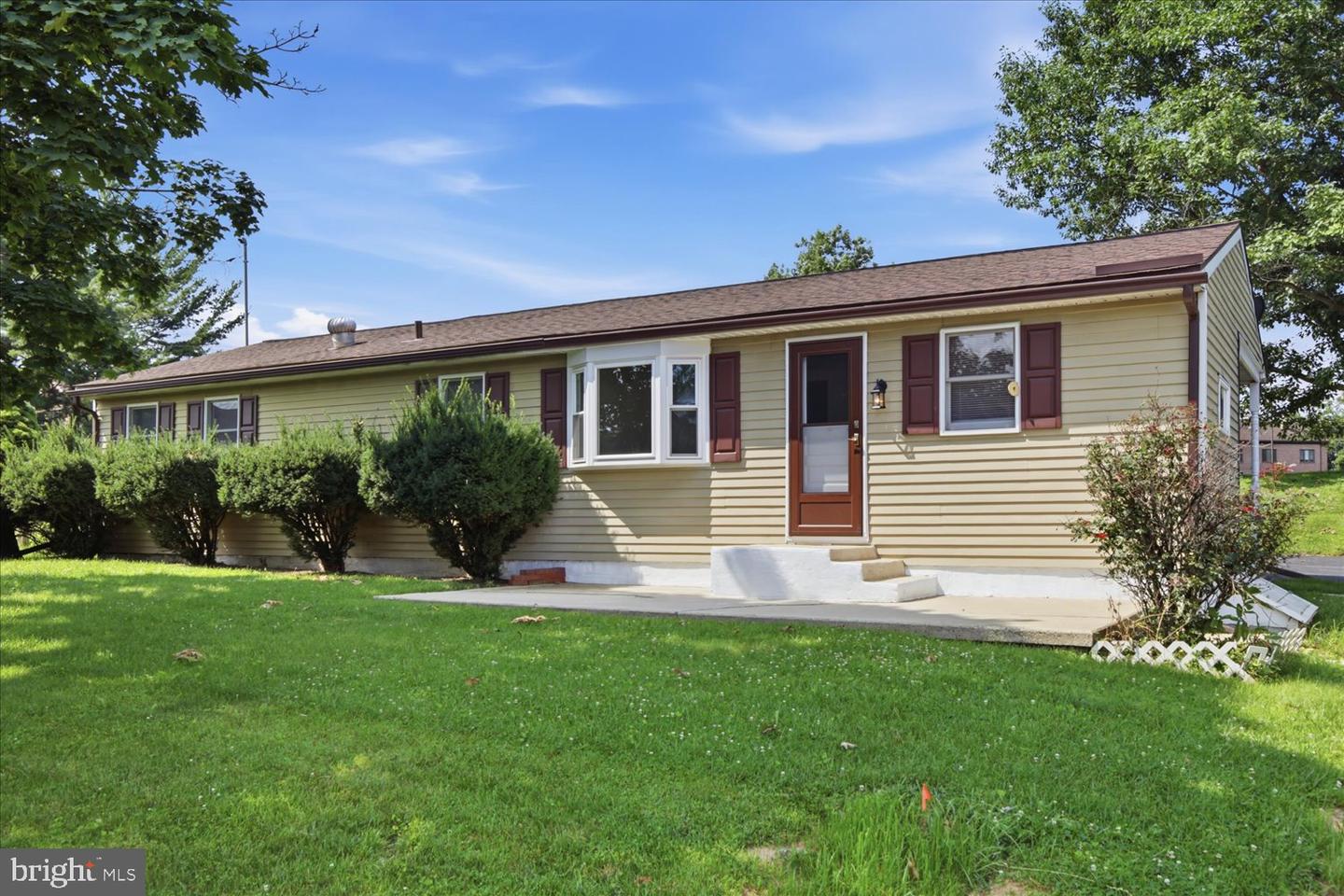 351 E Fulton St Property Photo 1