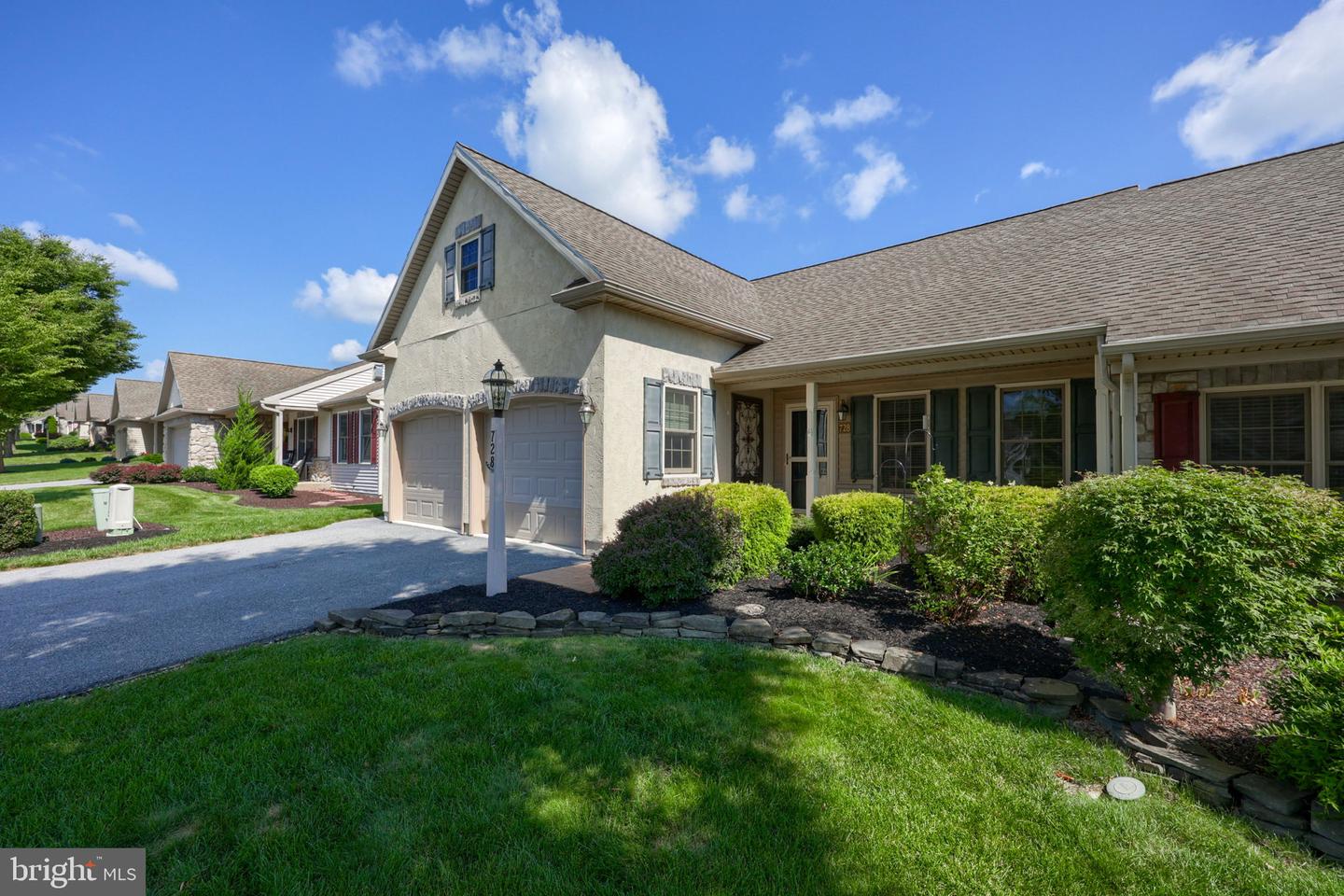 728 Heather Rdg Property Photo 1