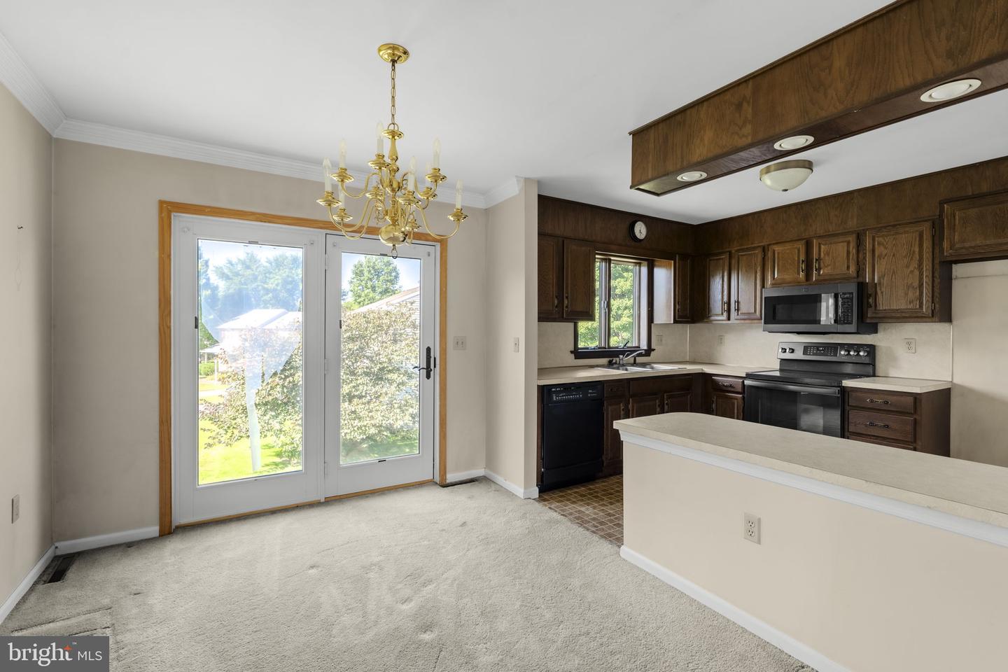 1525 Edinborough Cir Property Photo 6
