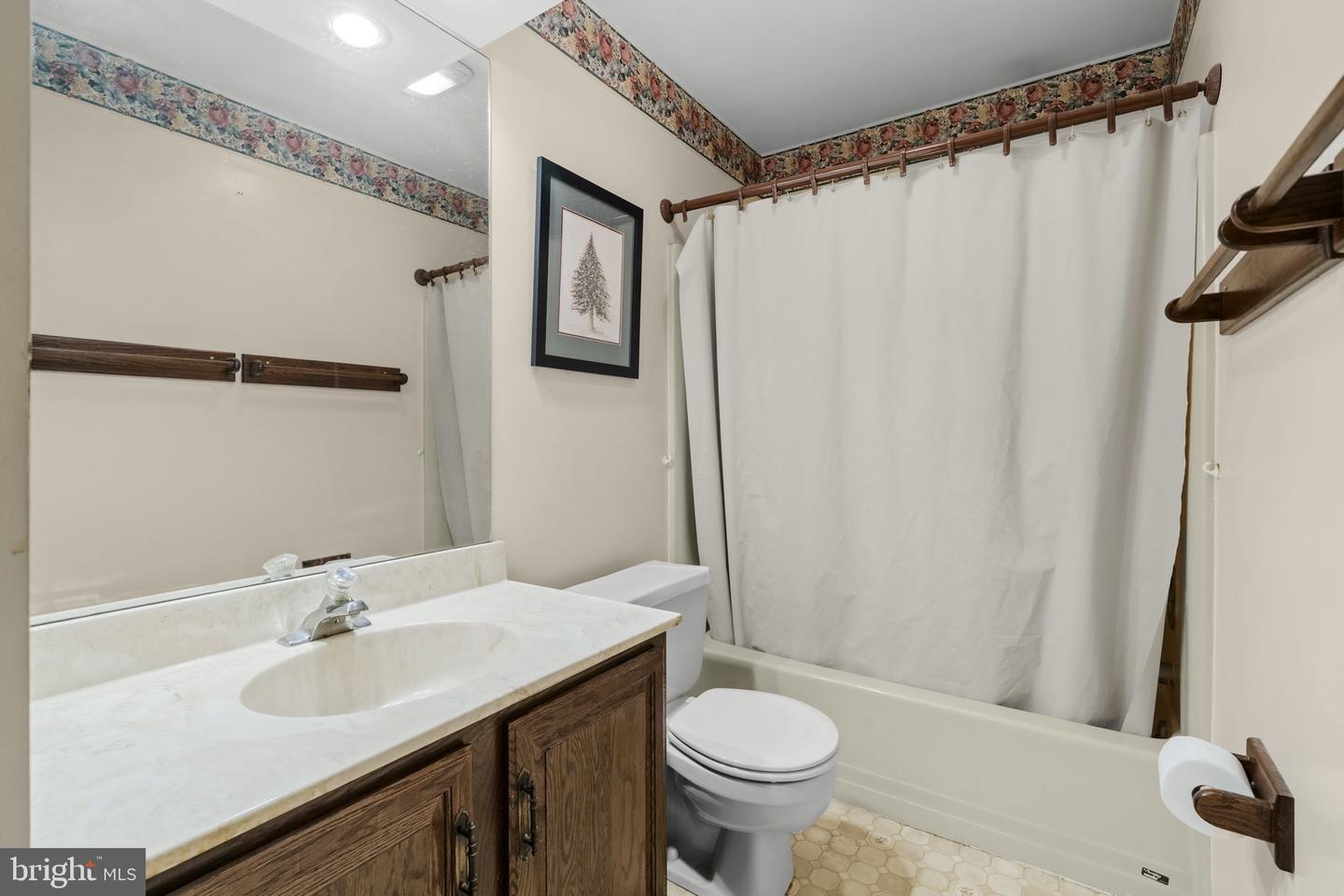 1525 Edinborough Cir Property Photo 18
