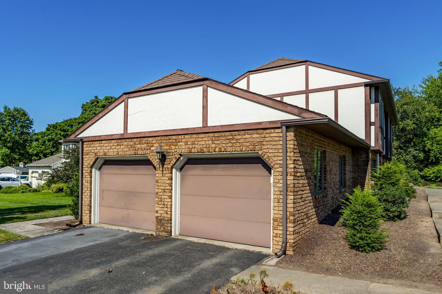 1525 Edinborough Cir Property Photo 31