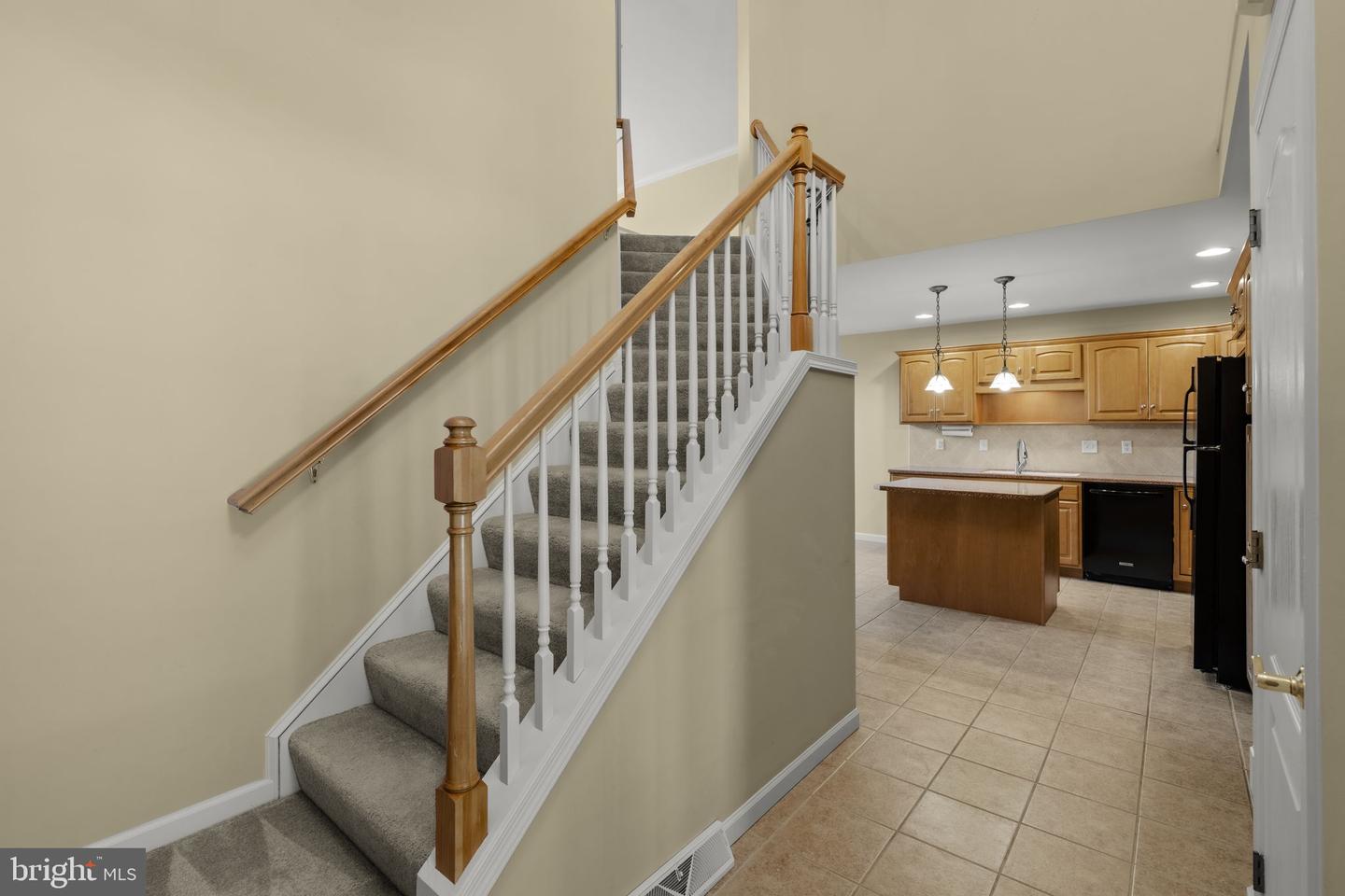 249 Fieldcrest Ln Property Photo 4
