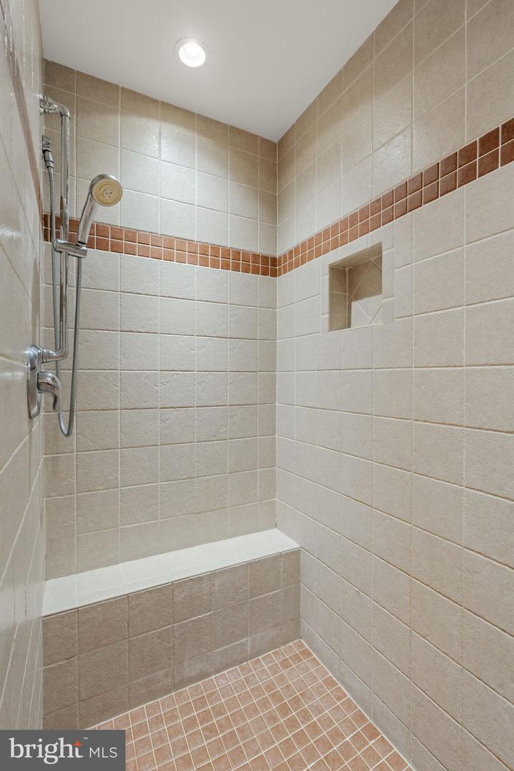 249 Fieldcrest Ln Property Photo 18