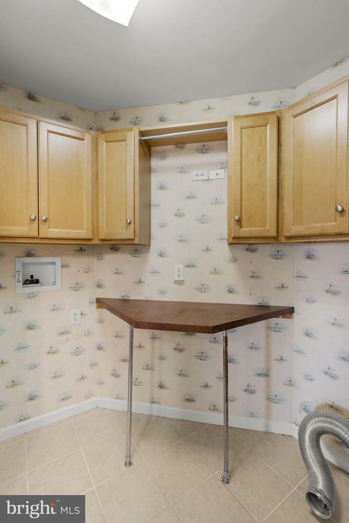 249 Fieldcrest Ln Property Photo 22