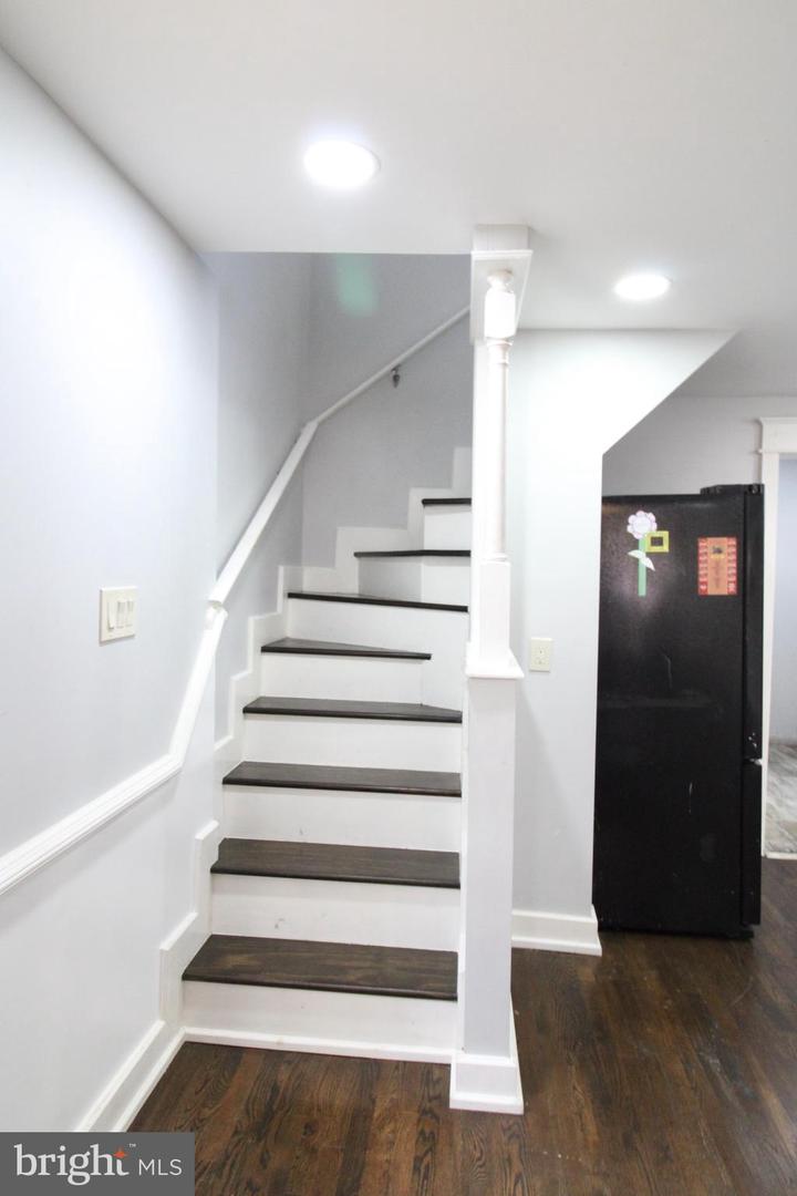 121 Perry St Property Photo 10