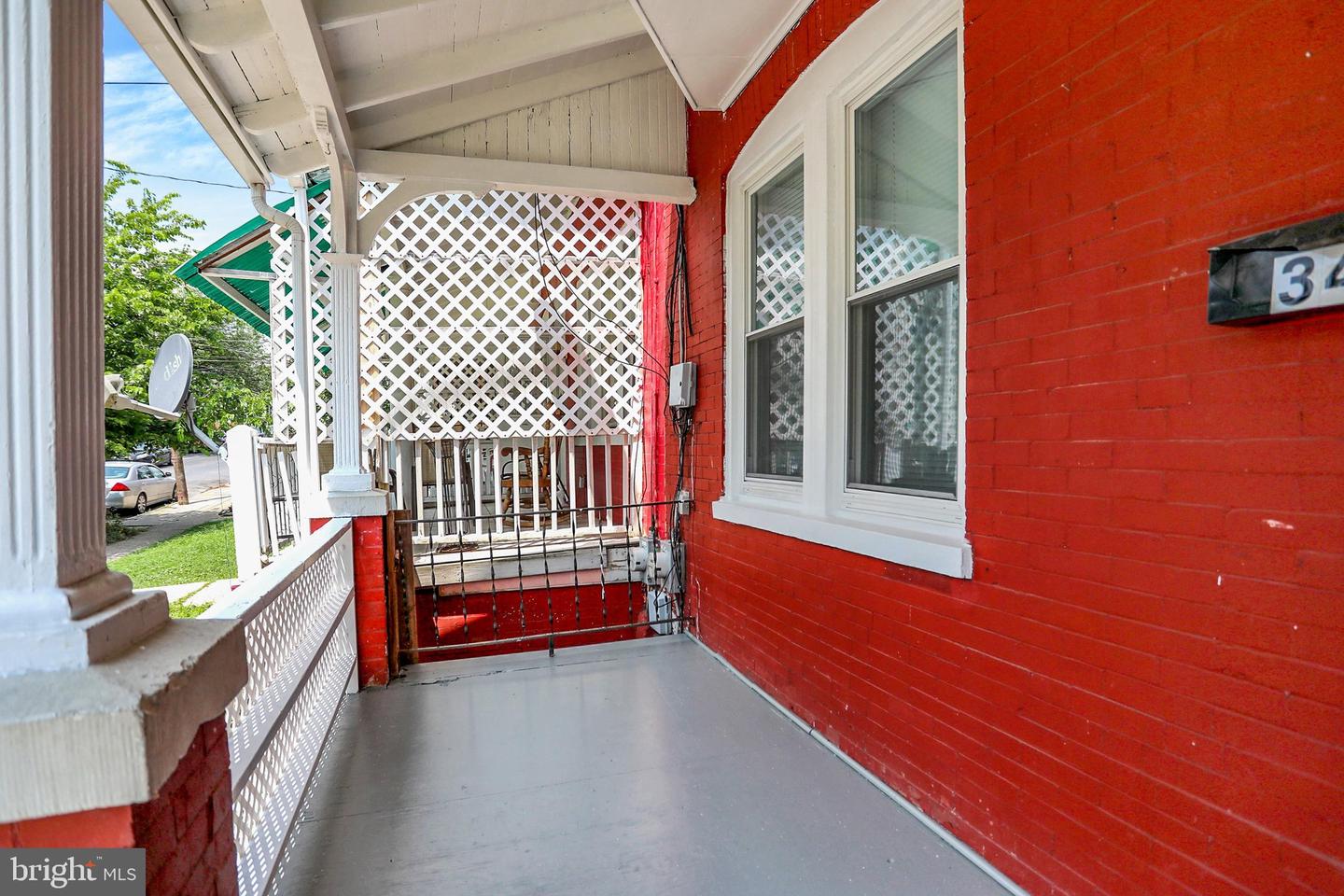 341 S Ann St Property Photo 4