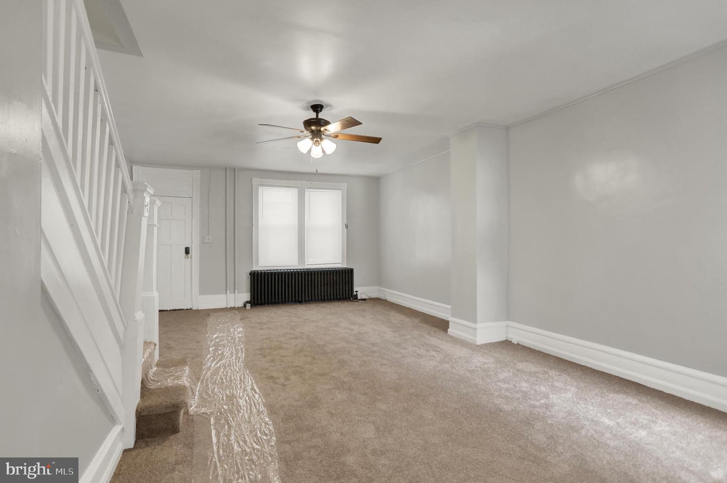 341 S Ann St Property Photo 8