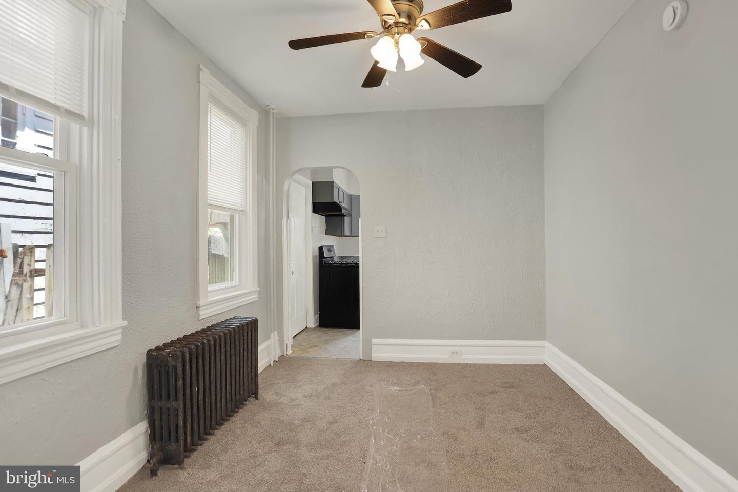 341 S Ann St Property Photo 9