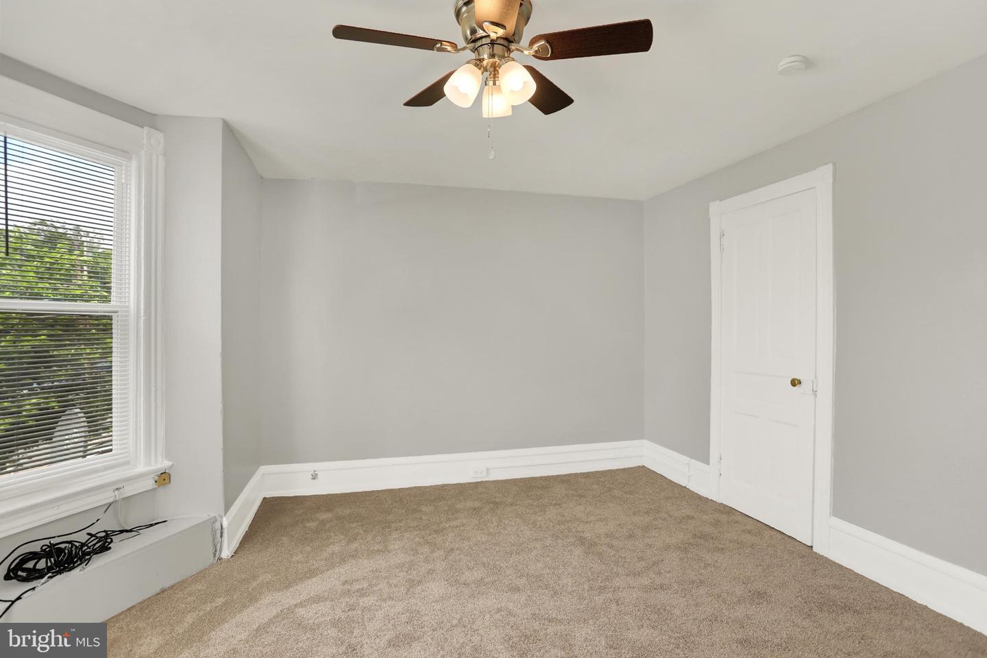 341 S Ann St Property Photo 20