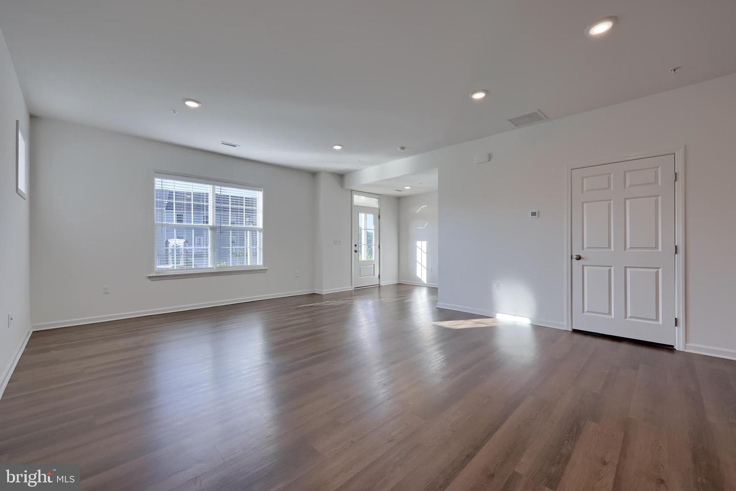2482 Artesian Way Property Photo 2