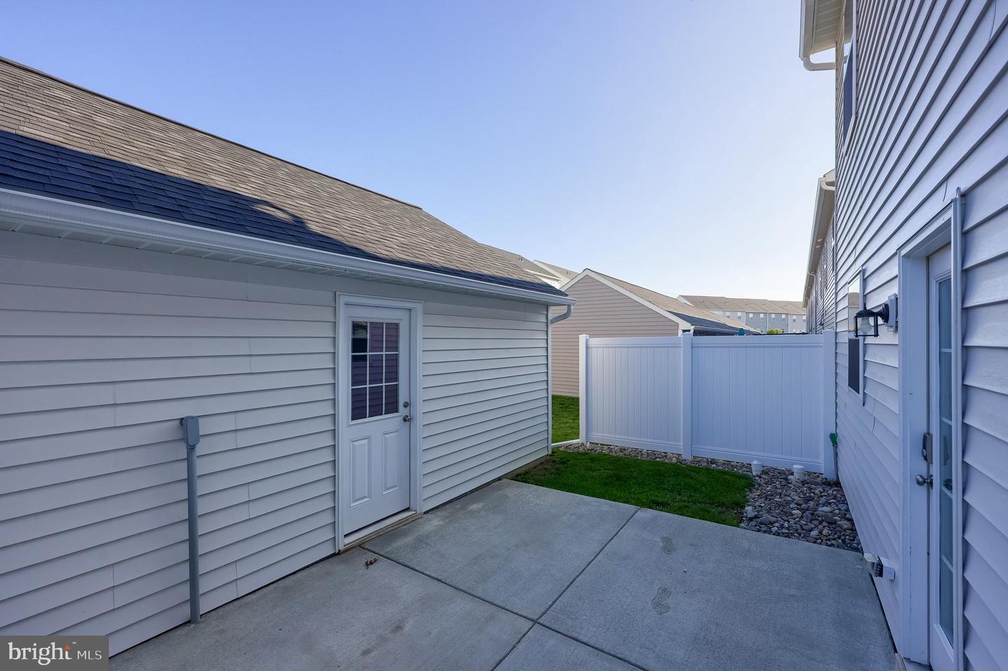 2482 Artesian Way Property Photo 4