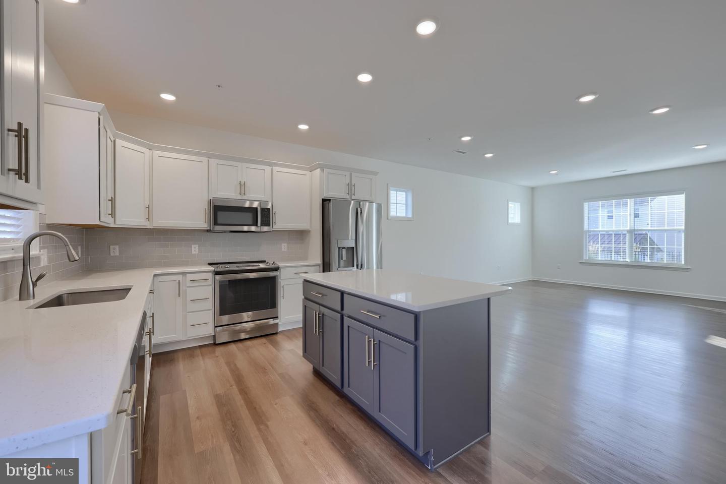 2482 Artesian Way Property Photo 17