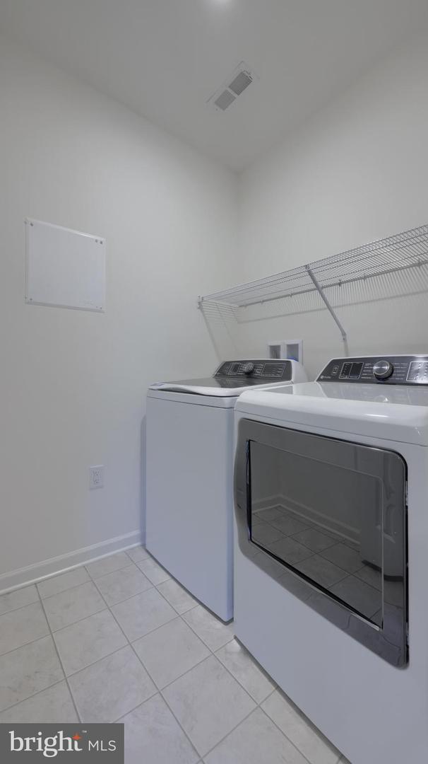 2482 Artesian Way Property Photo 18