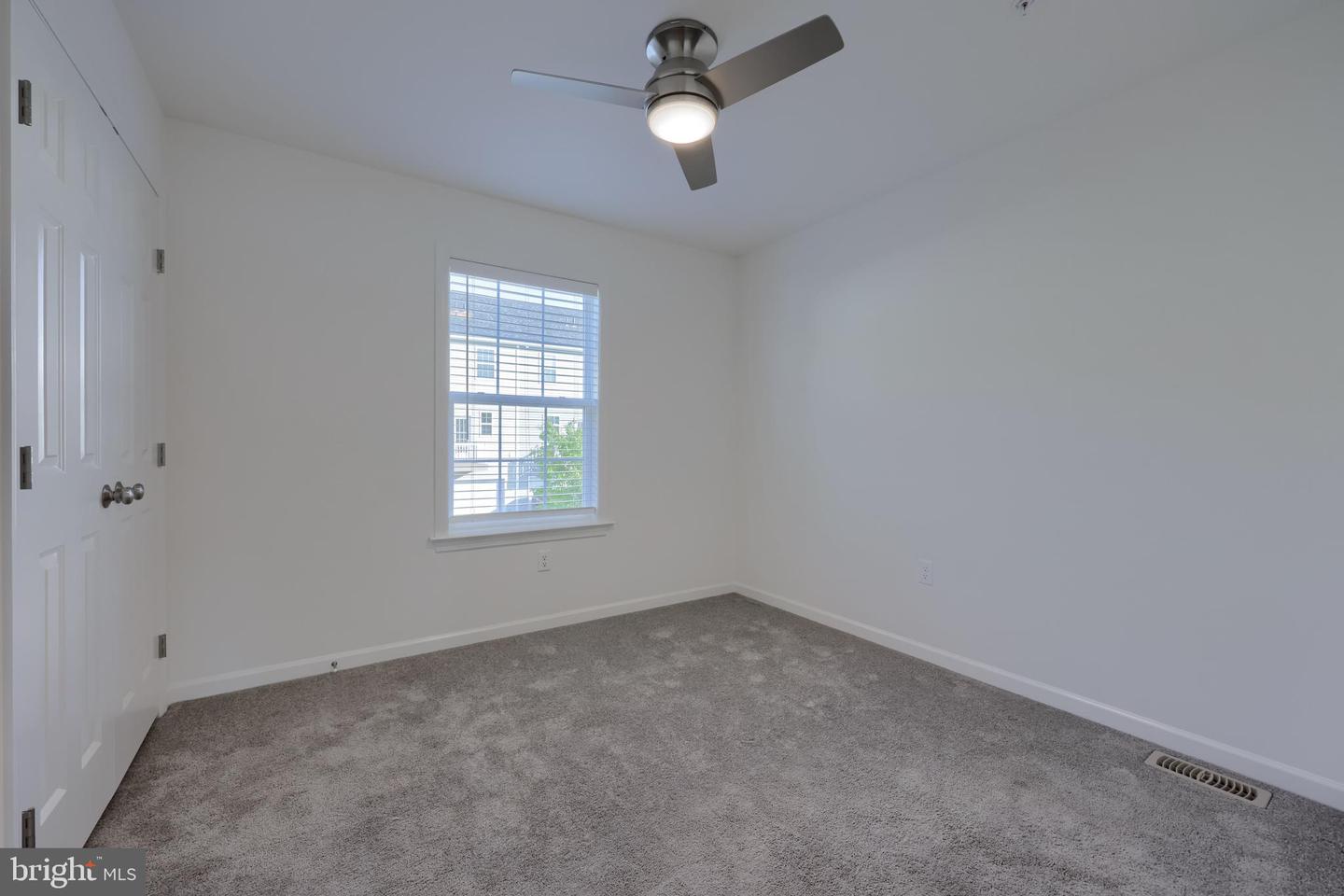 2482 Artesian Way Property Photo 24