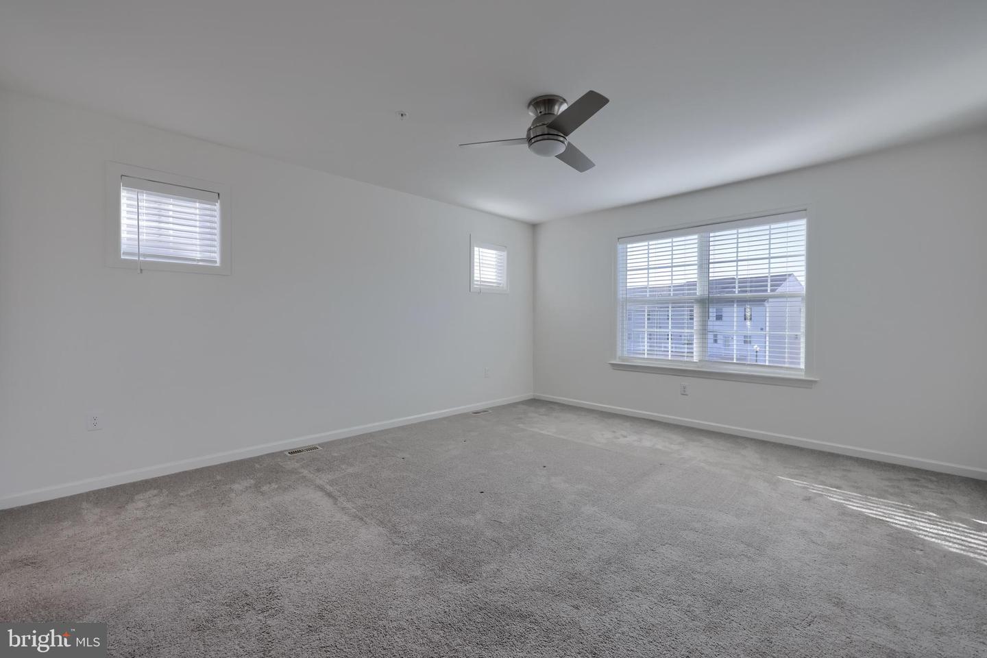 2482 Artesian Way Property Photo 26