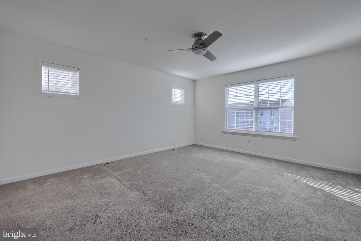 2482 Artesian Way Property Photo 27
