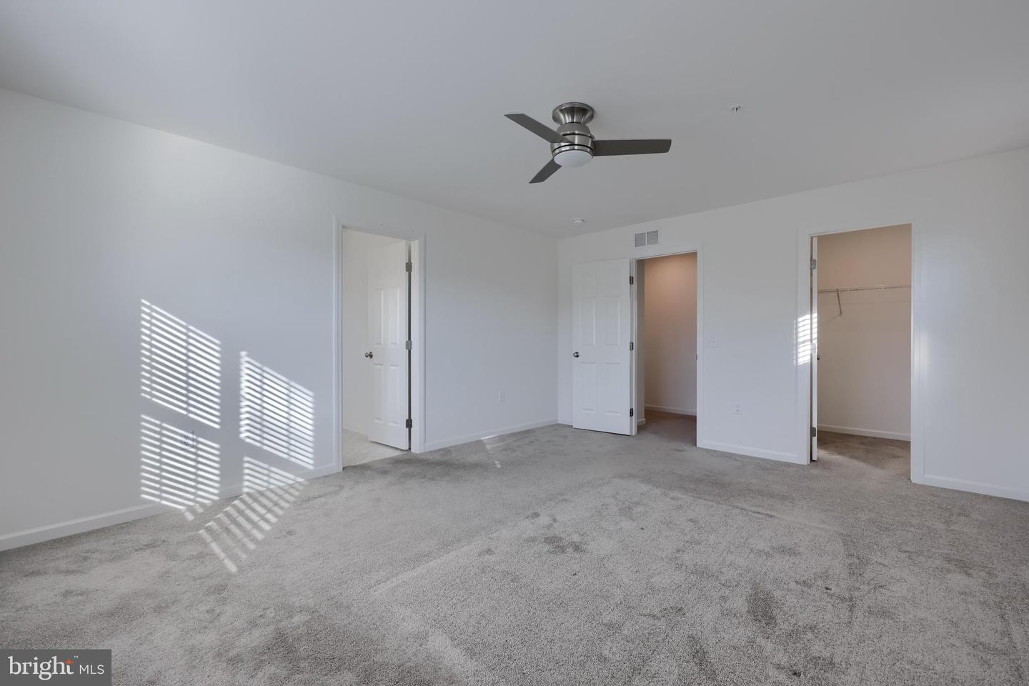 2482 Artesian Way Property Photo 28