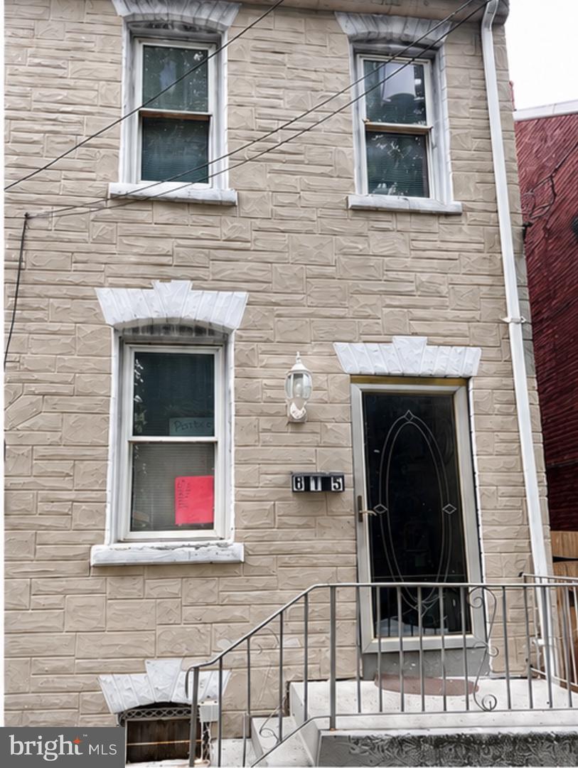 615 HIGH ST Property Photo 1