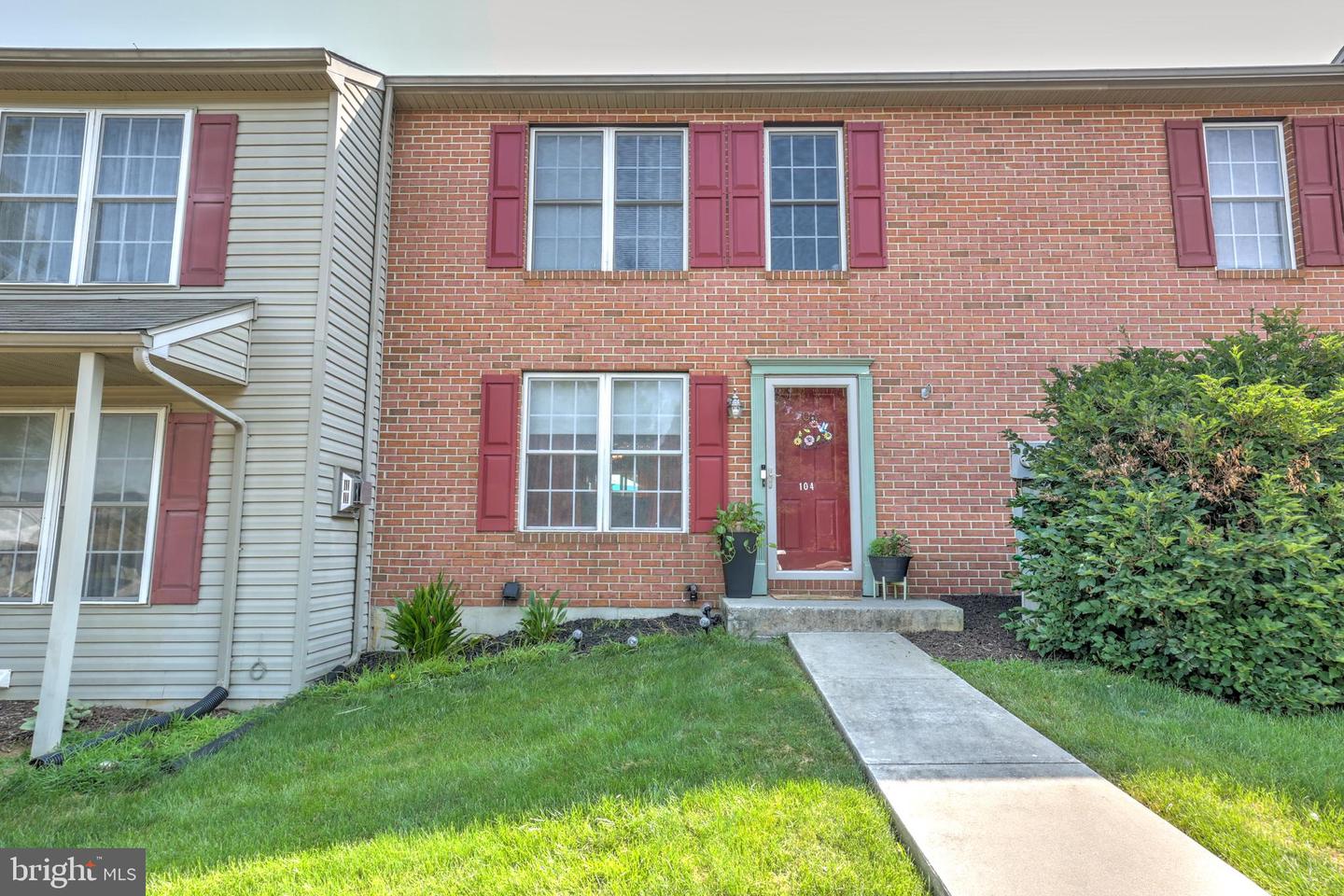 104 Battens Cir Property Photo 1