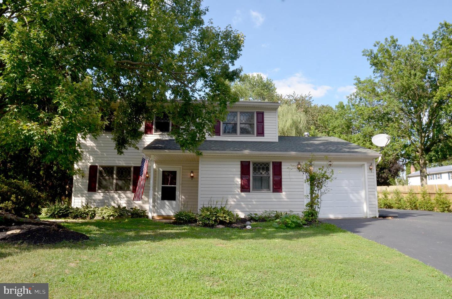 2527 Valley Dr Property Photo 2