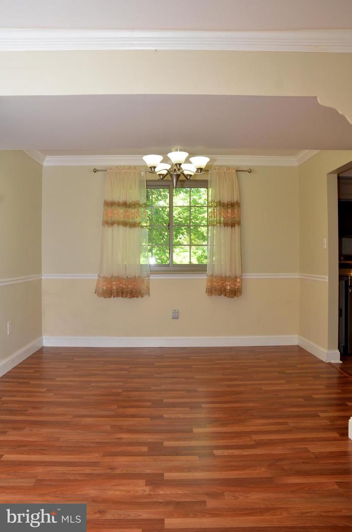 2527 Valley Dr Property Photo 9