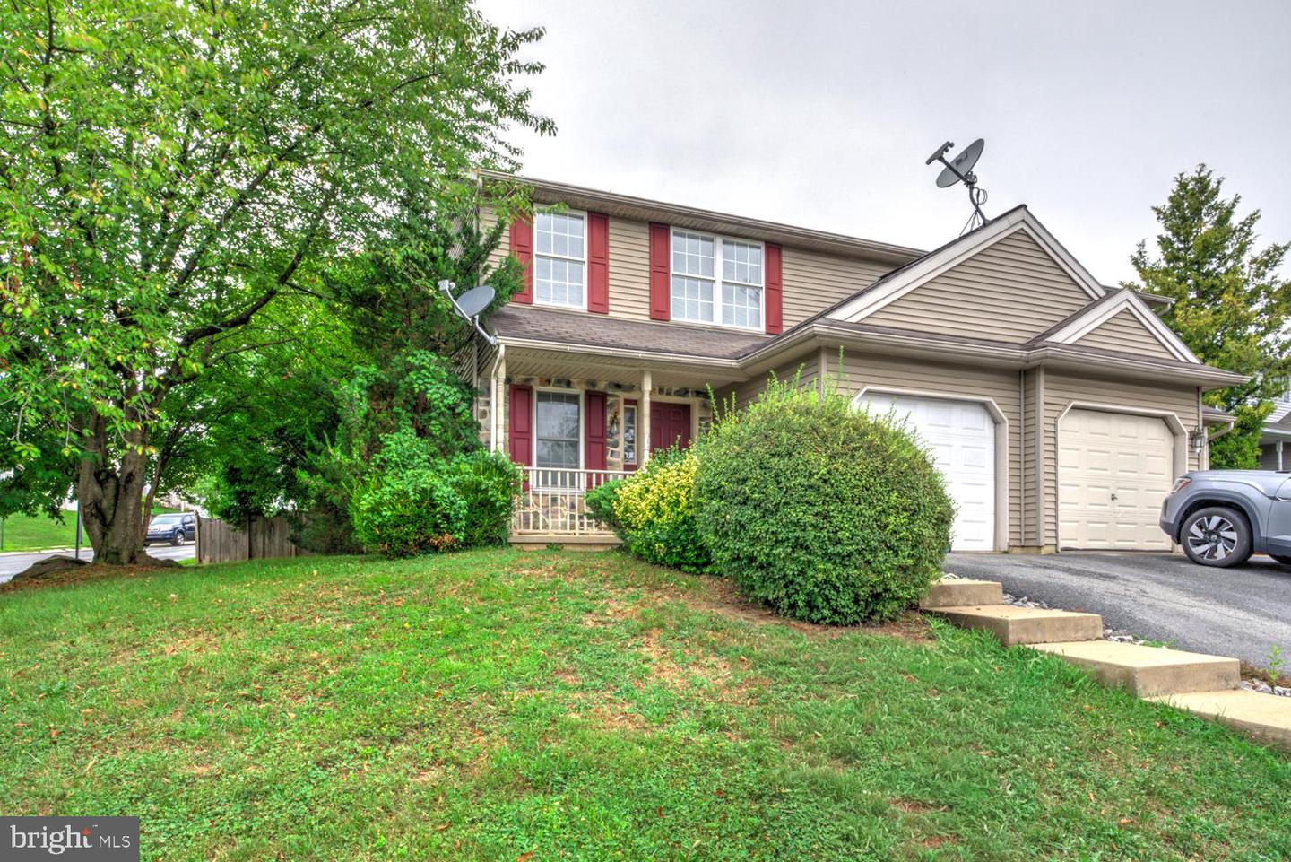 300 Elmshire Dr Property Photo 3