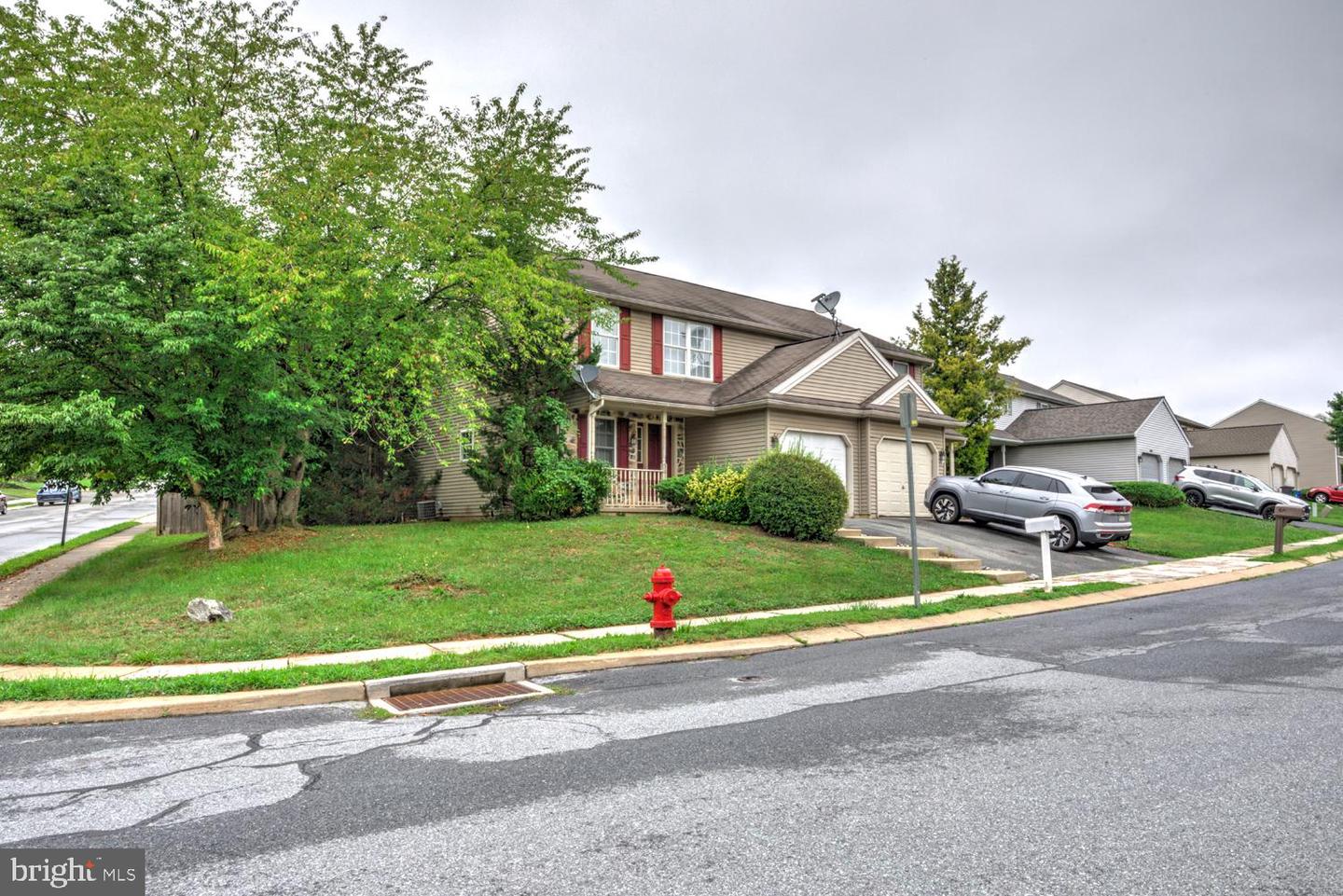 300 Elmshire Dr Property Photo 4