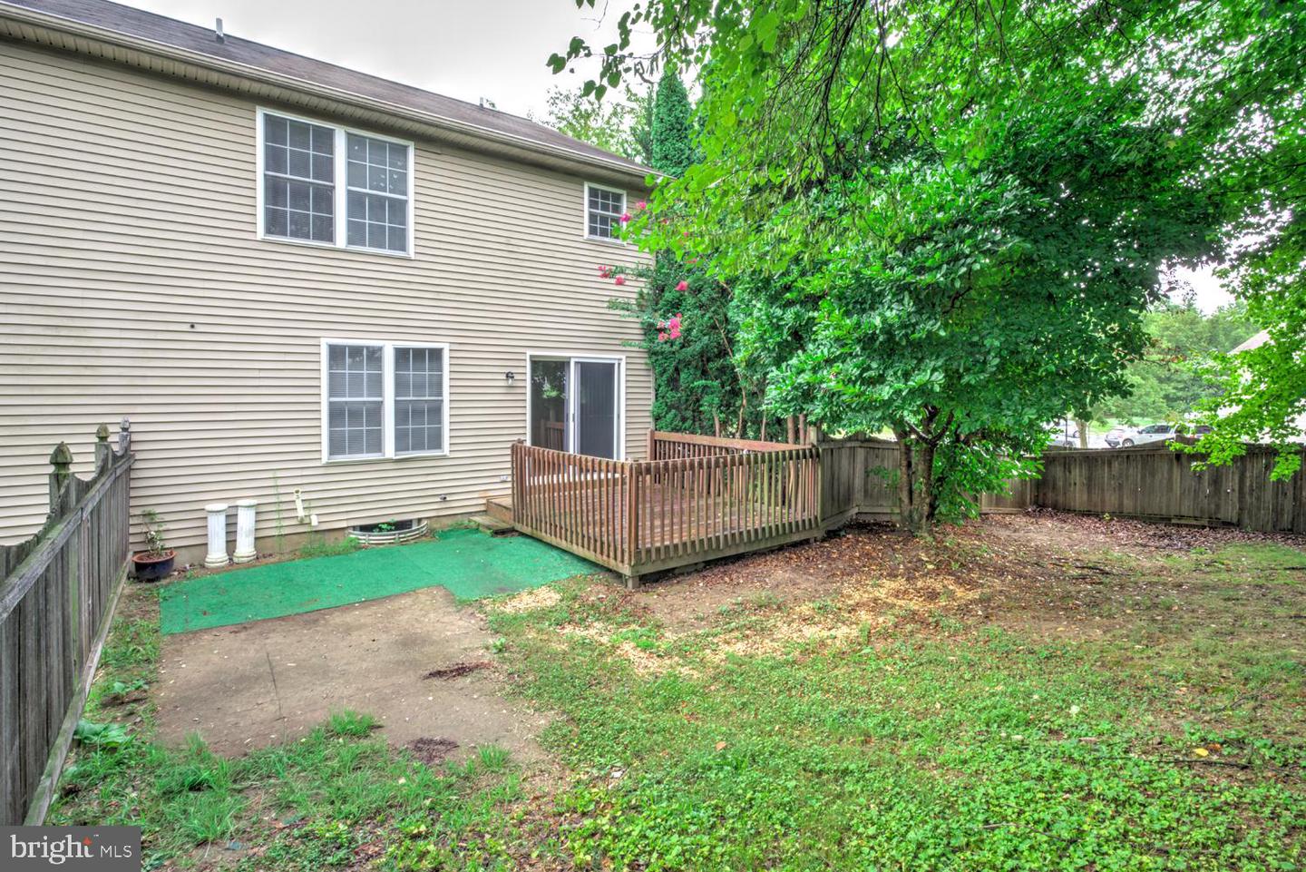 300 Elmshire Dr Property Photo 8