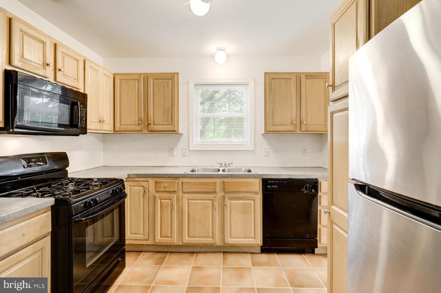 300 Elmshire Dr Property Photo 16