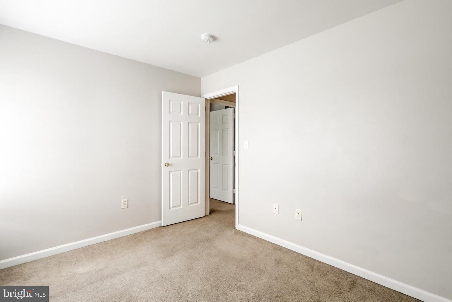 300 Elmshire Dr Property Photo 30