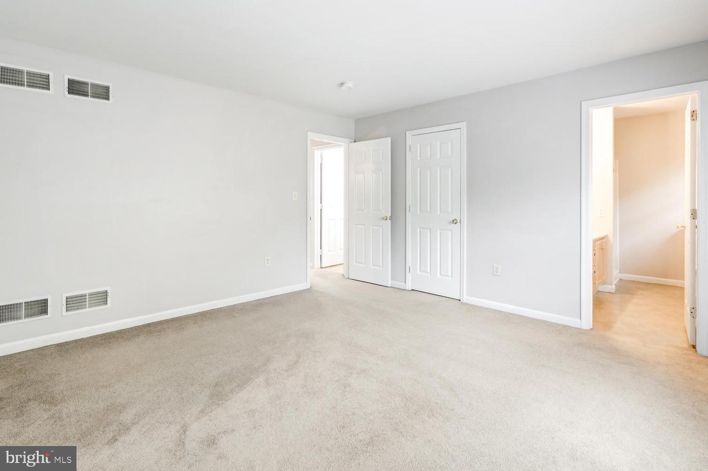 300 Elmshire Dr Property Photo 34