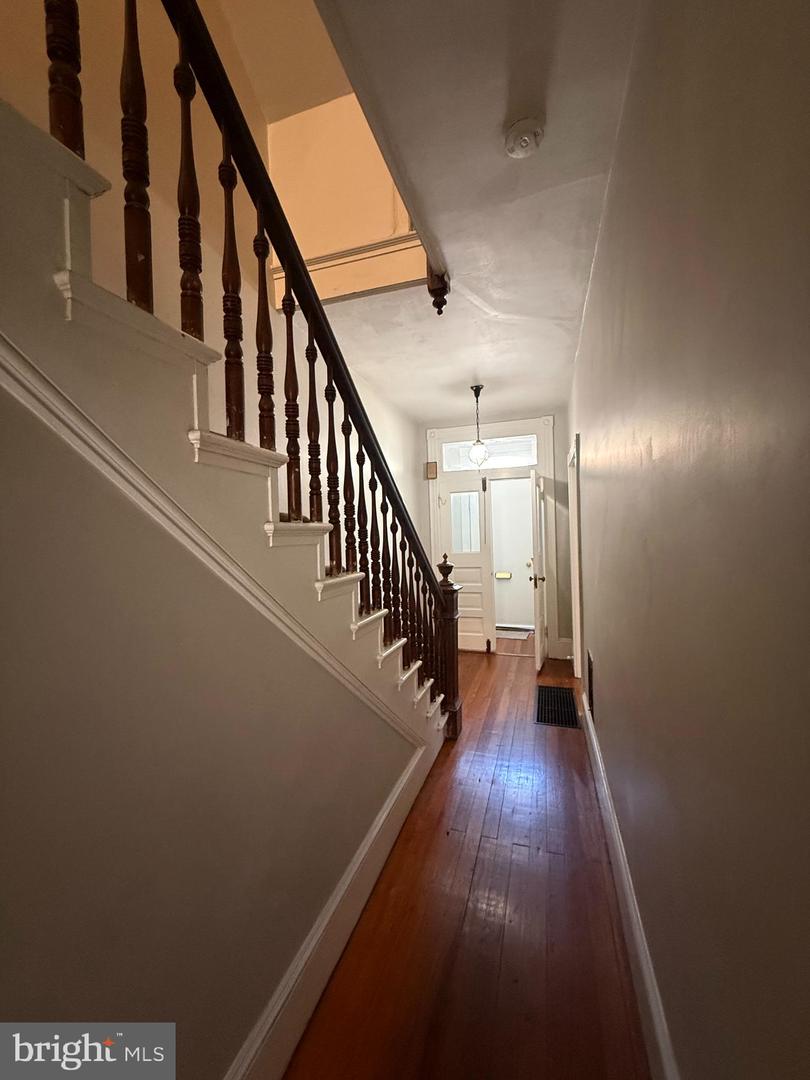 128 E James St Property Photo 20