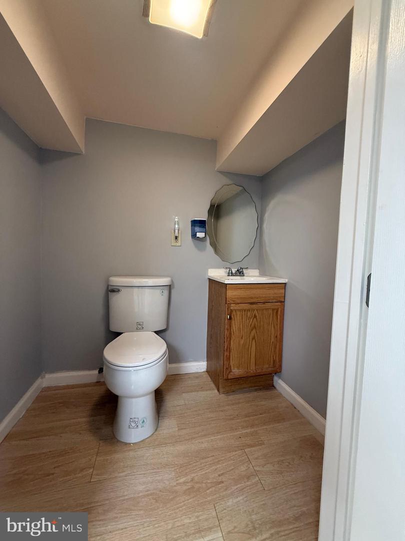 128 E James St Property Photo 26