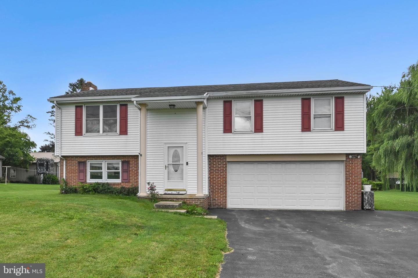 729 Lititz Rd Property Photo 1