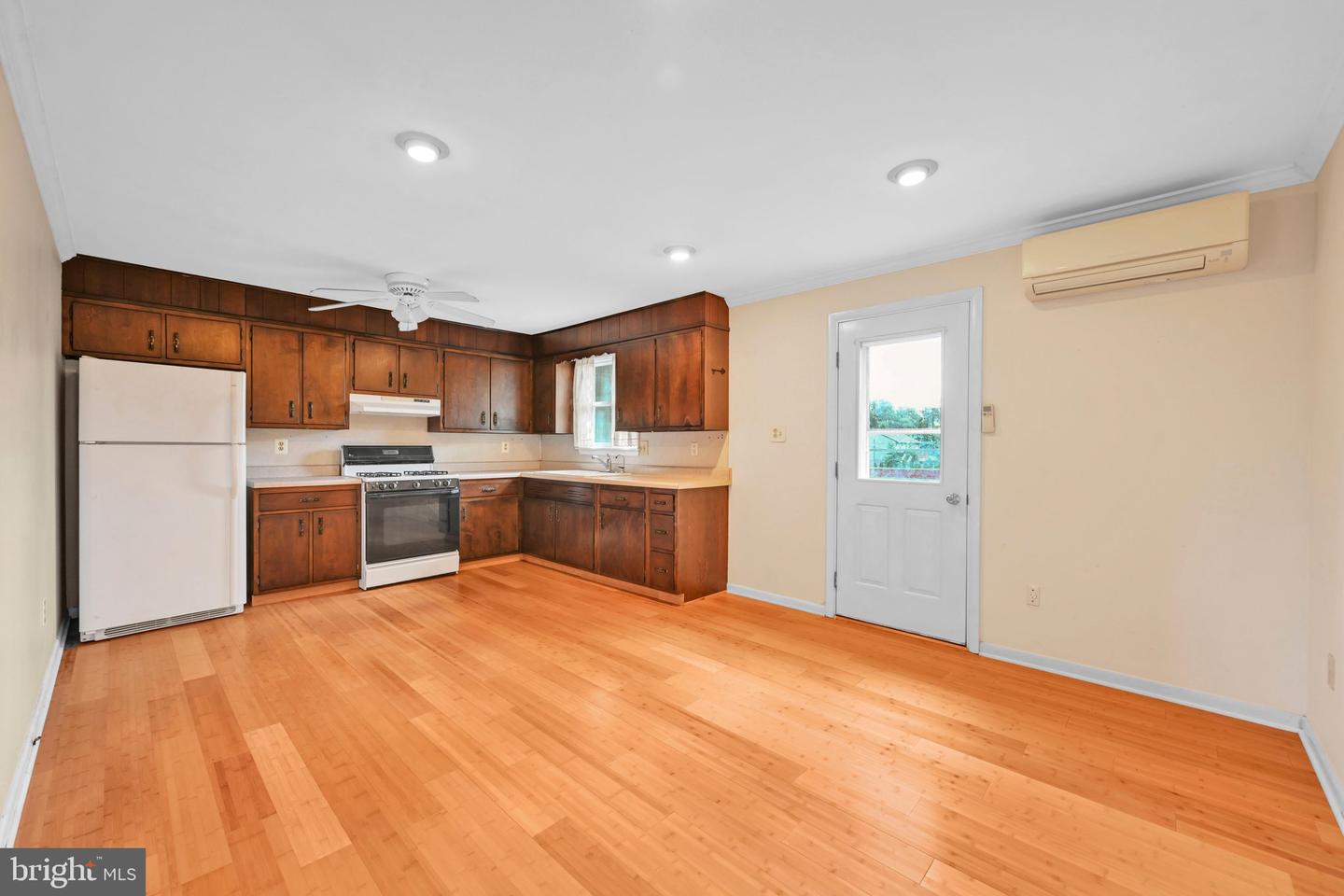 729 Lititz Rd Property Photo 8