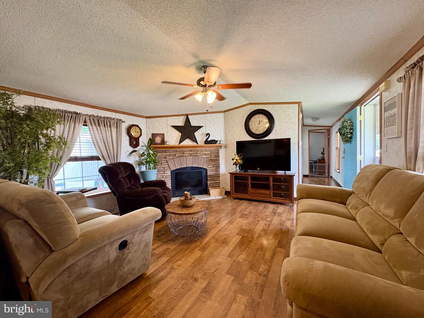 20 Circle Dr Property Photo 2