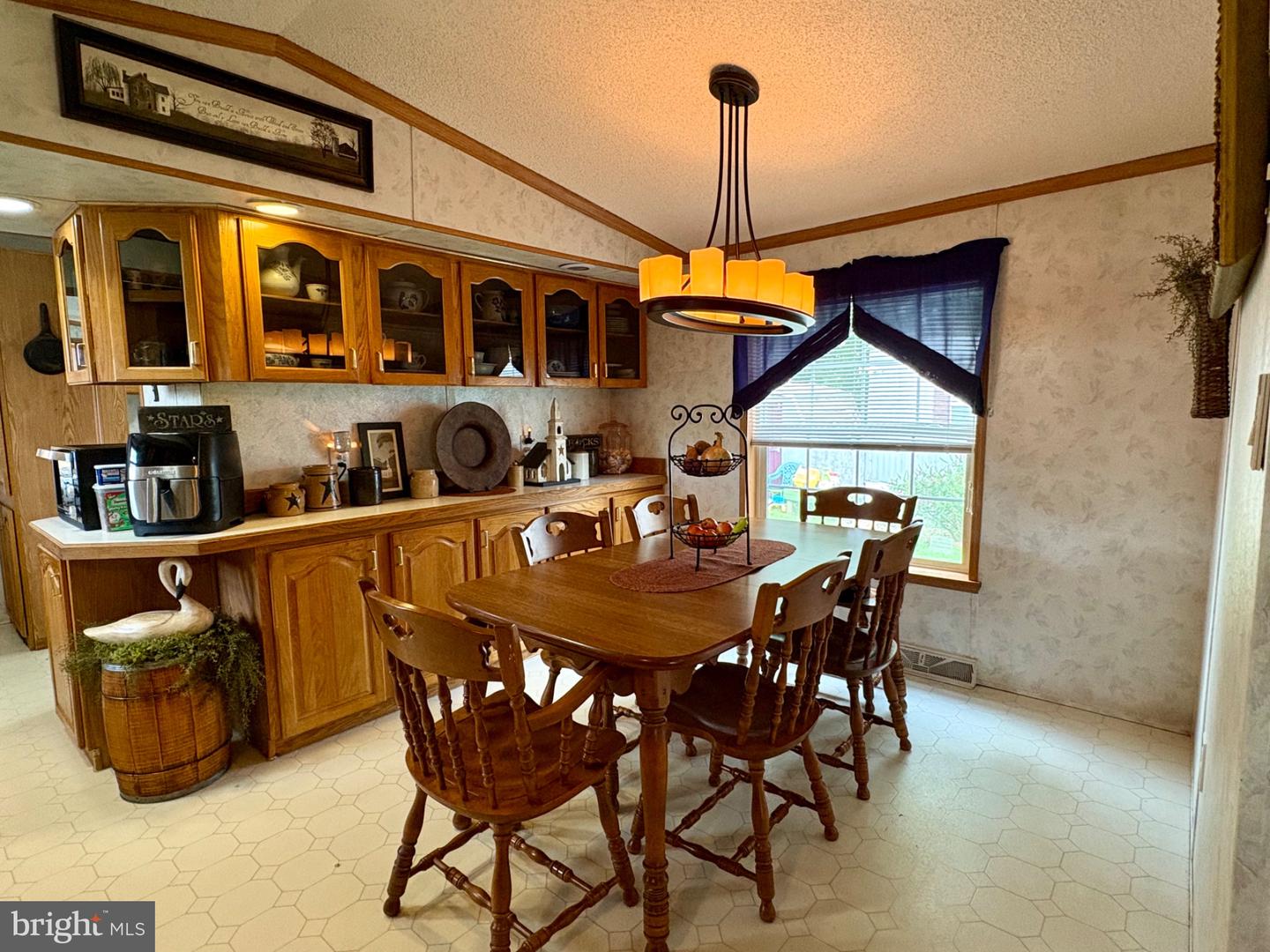 20 Circle Dr Property Photo 5