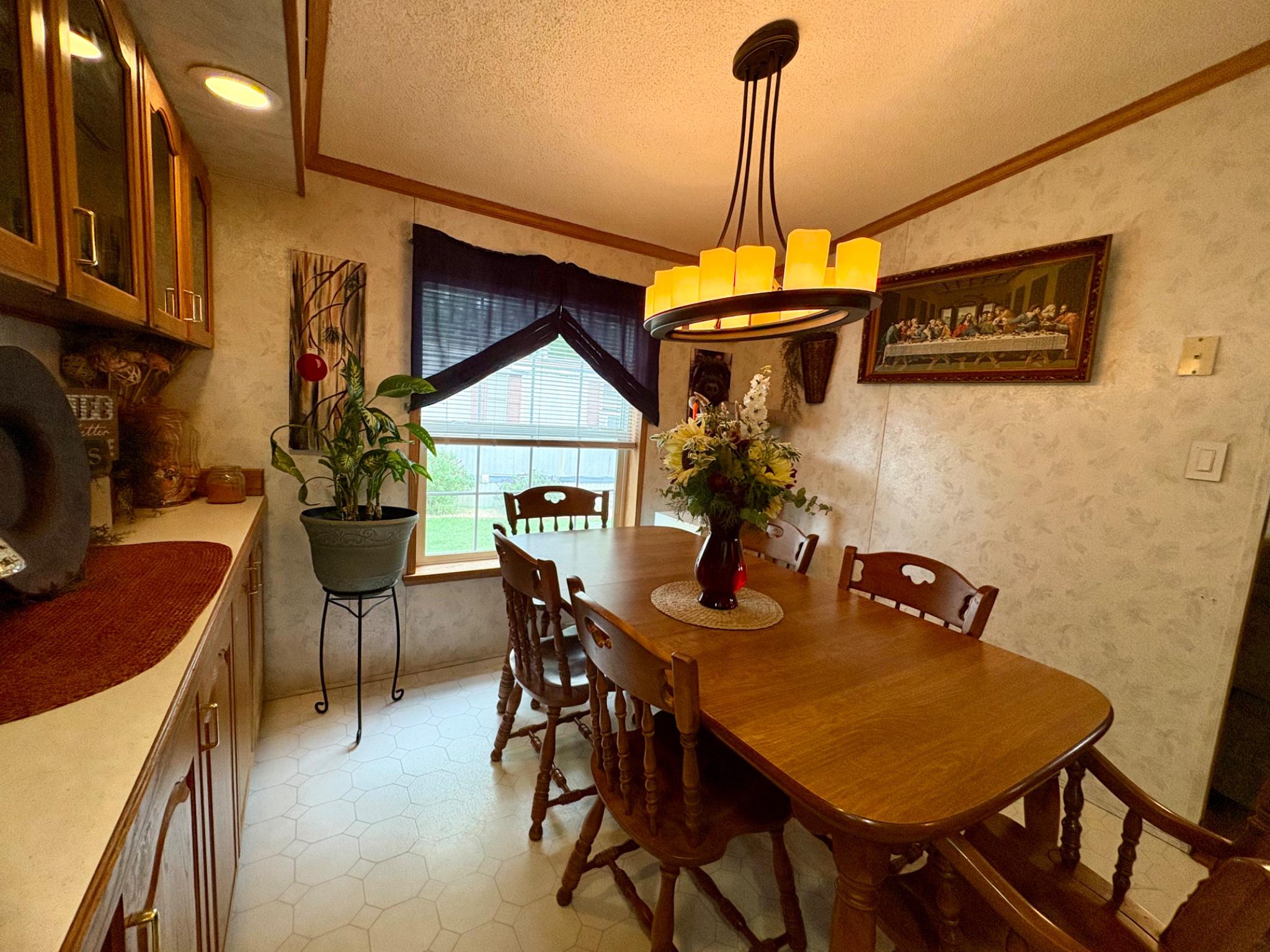 20 Circle Dr Property Photo 8