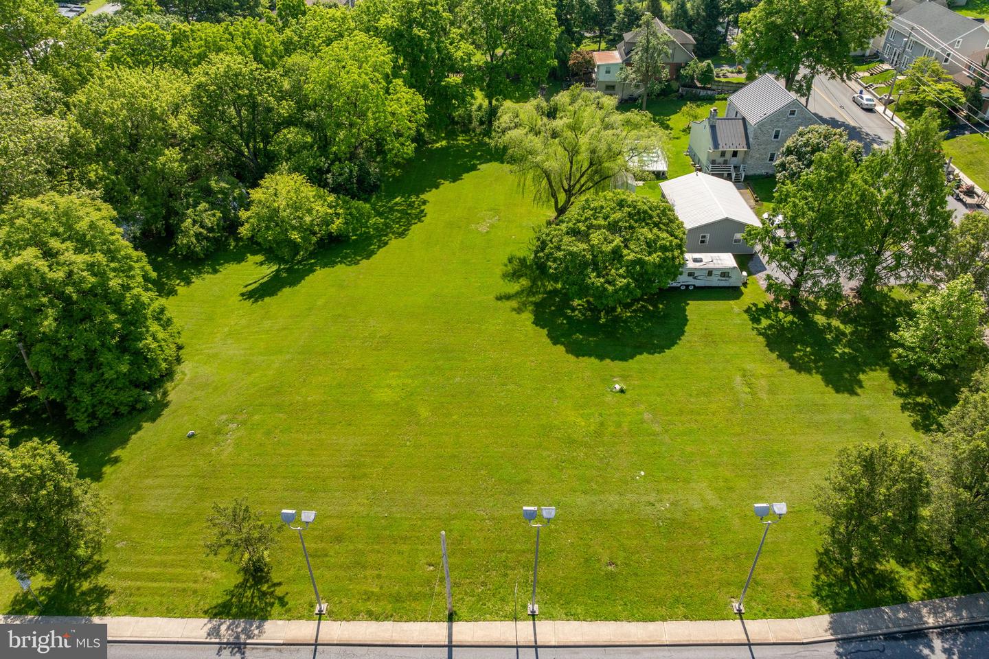 601 E Main St Property Photo 17