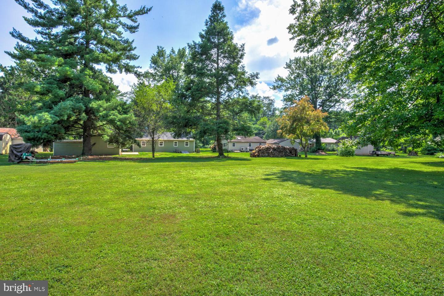 605 Sycamore Dr Property Photo 2
