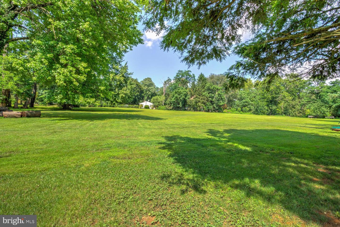 605 Sycamore Dr Property Photo 3