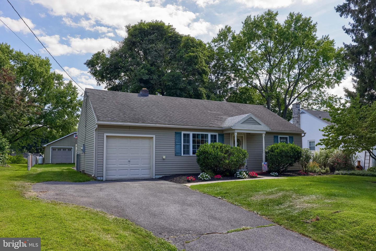 2576 GRAYSTONE RD Property Photo 1