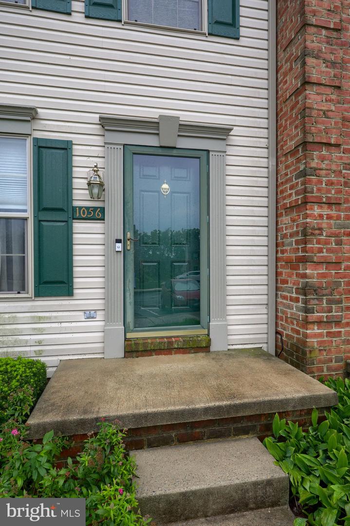 1056 Cobblestone Ln Property Photo 4